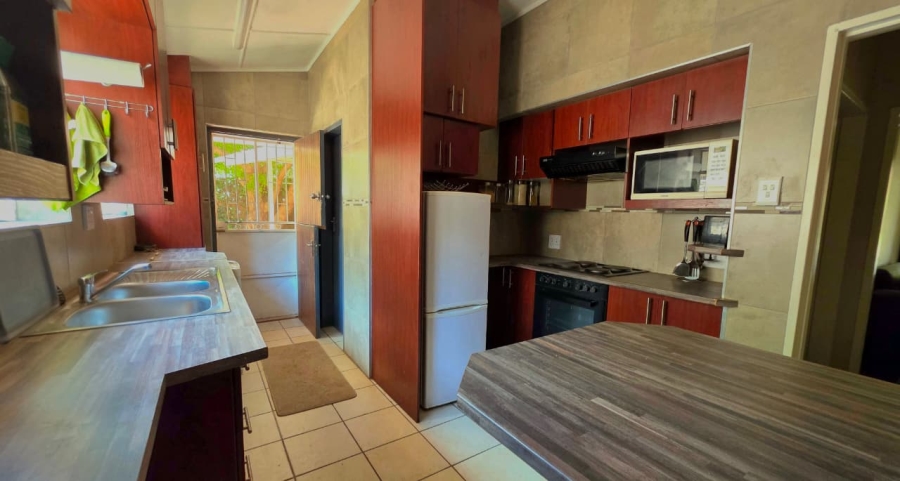 To Let 3 Bedroom Property for Rent in Flamwood North West